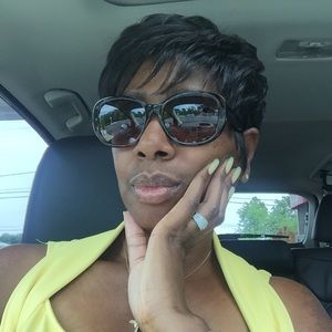 Meet your Posher, Felicia